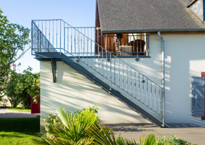 Escalier extérieur à limons latéraux