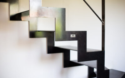Escalier ¼ tournant à crémaillère tout en acier – Tarbes (65)