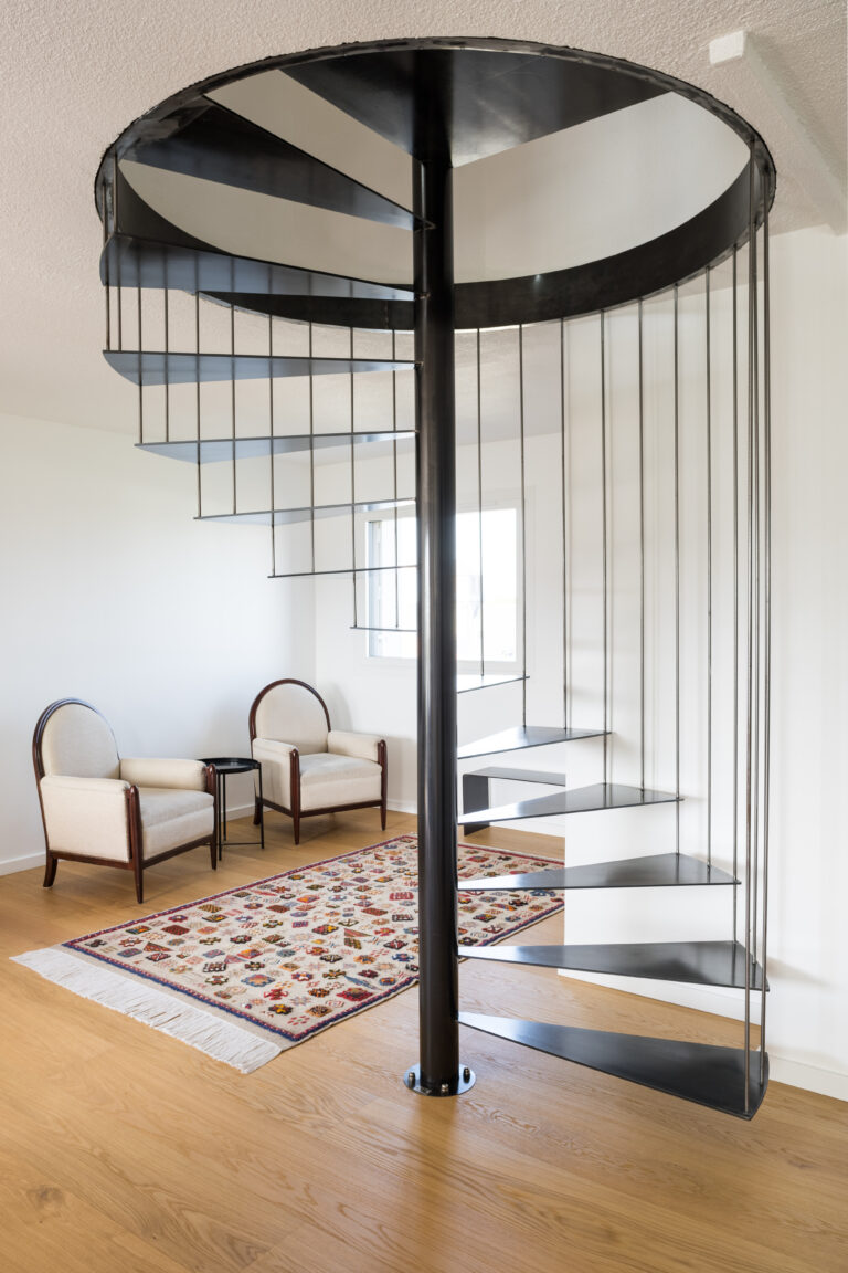 Escalier aérien en colimaçon 100% acier – Tarbes (65)