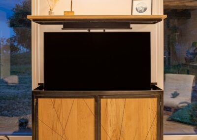 Meuble TV motorisé PM - Télé sortante