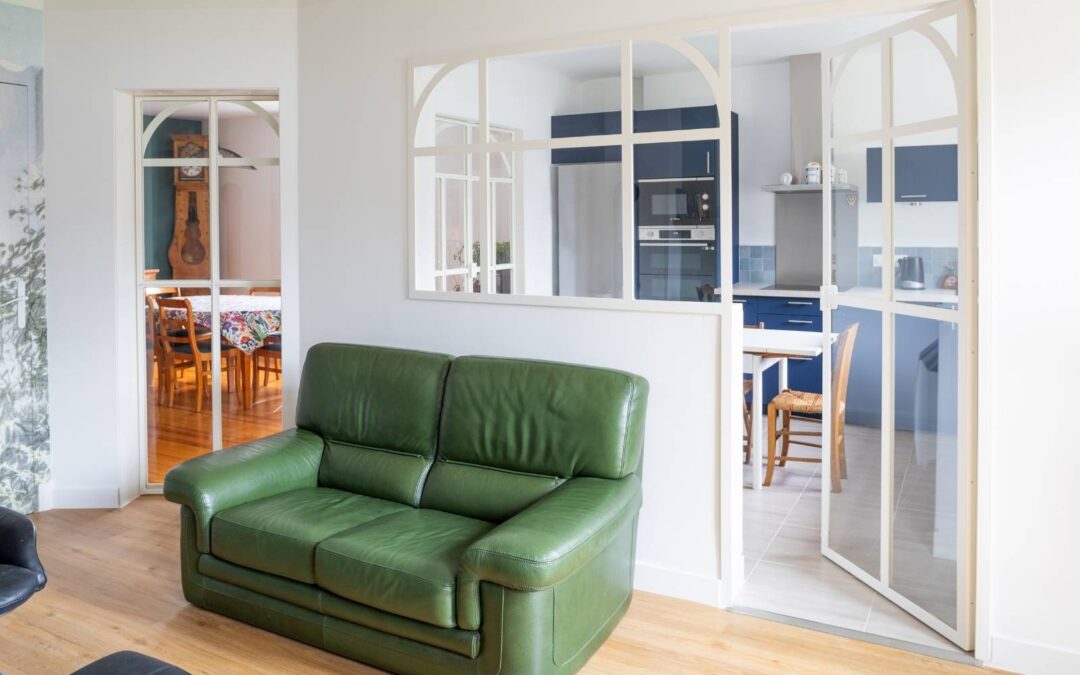 Verrière art déco blanche à Arreau (65)