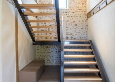Escalier limon tube acier